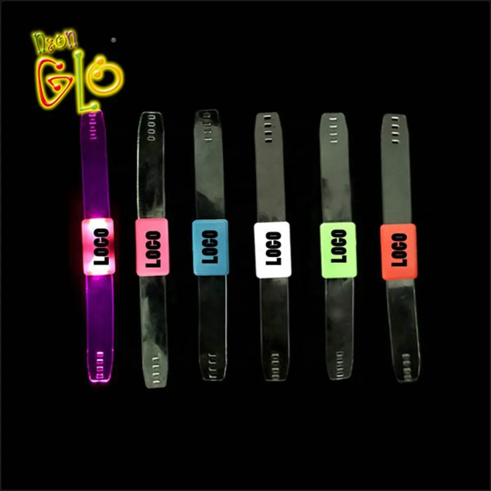 Brinquedo para Crianças Pulseiras Flash LED Light Up Pulseira Brilhante Multi color Vara Favores Do Partido Pulseira Luminosa