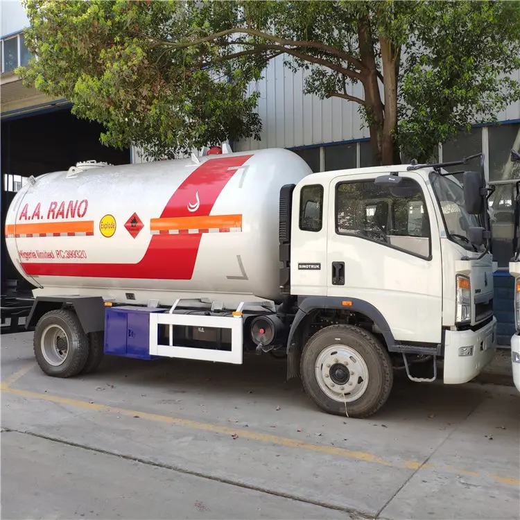 बिक्री के लिए मशीन के साथ 7.5 टन एलपीजी गैस टैंक ट्रक परिवहन टैंक