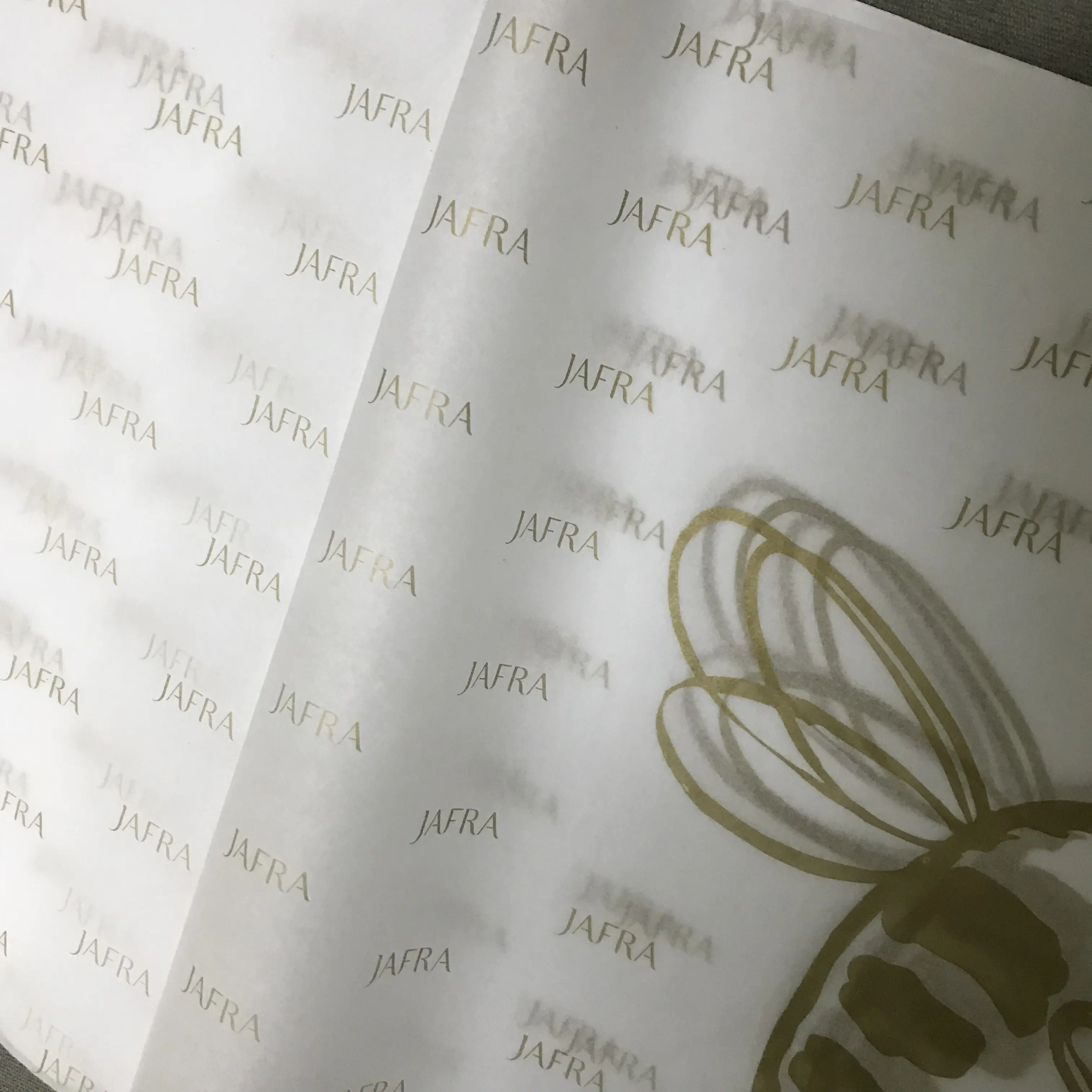 Papel de embalaje de regalo personalizado, logo impreso, papel de embalaje de tejido negro con marca blanca