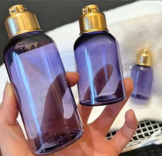 Violet avec capuchon rabattable