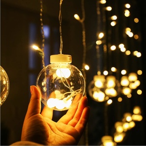 Decorazione esterna impermeabile da giardino appesa per interni che desiderano la luce della stringa di sfere a Led di natale a forma di sfera lampeggiante luci della tenda