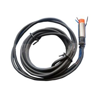 Rango de detección del sensor del interruptor de proximidad de 1/2 ", 4mm, tipo sin blindaje, instalación PNP, salida de control normalmente cerrada - Product Image 2