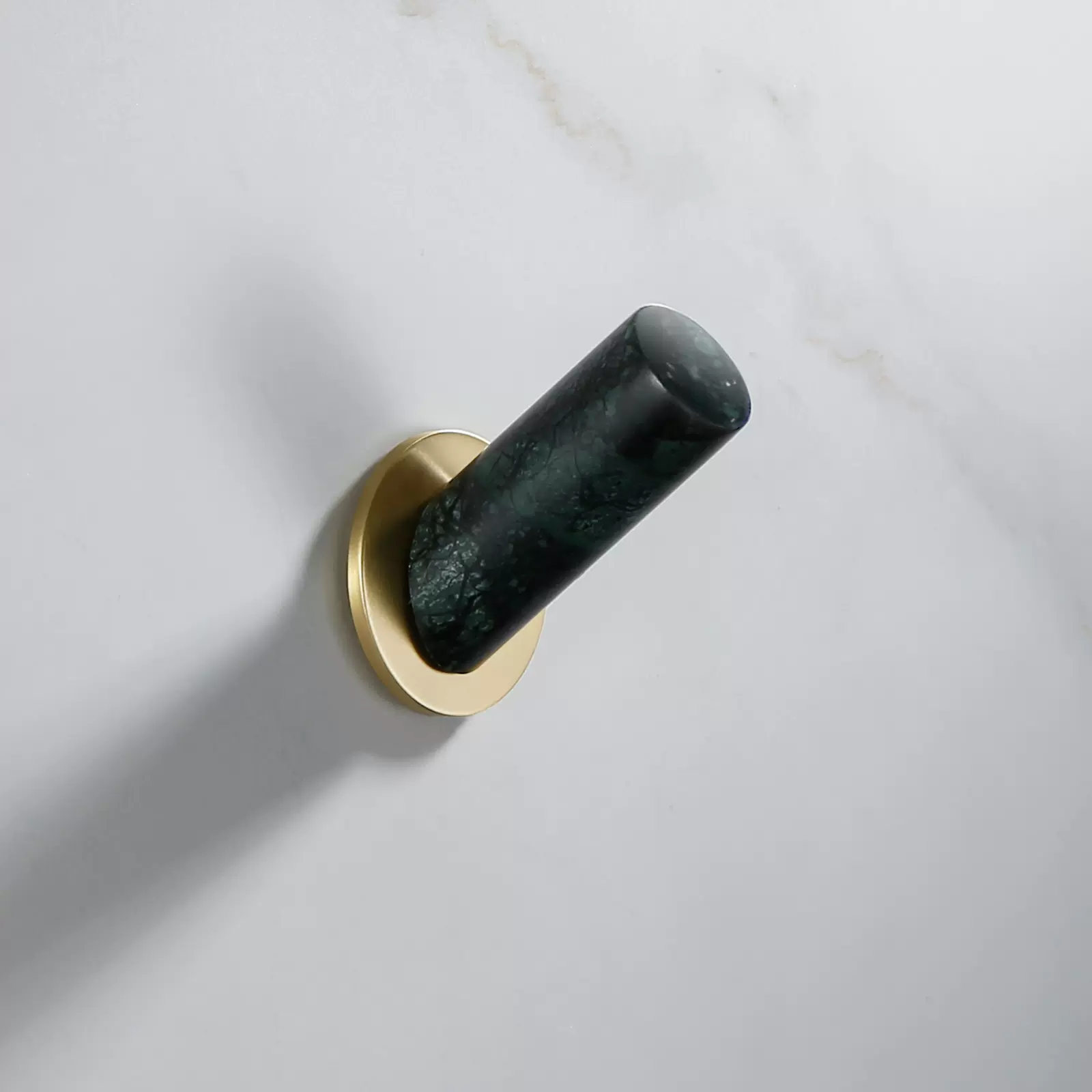 Installato da colla, marmo verde, con spazzolato placcato oro