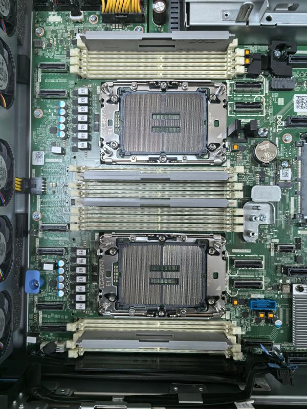 R760XS 2 plata 4410Y