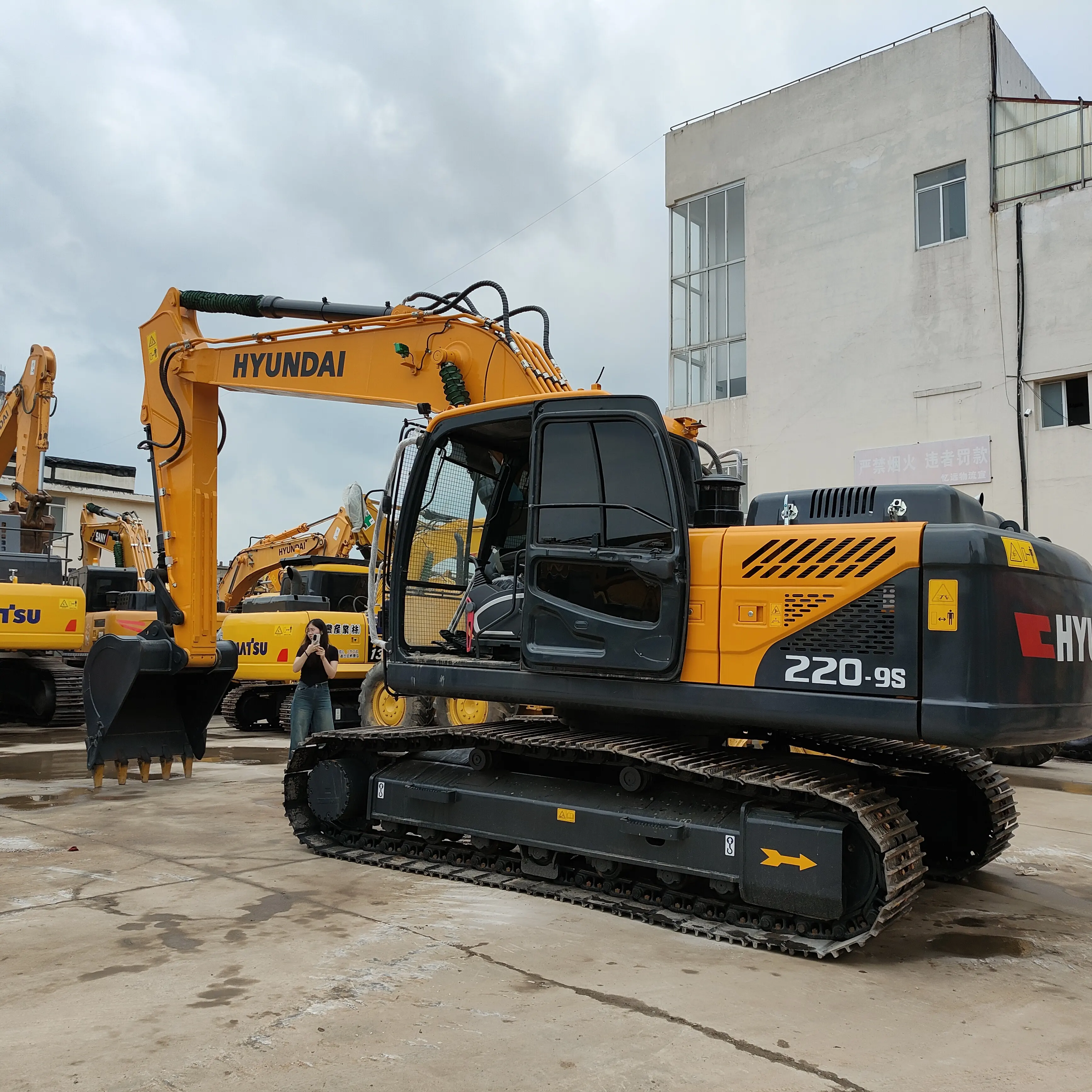 Preço barato Hyundai 220 Usado Escavadeira 22 Ton Hyundai 220-9 Escavadeira