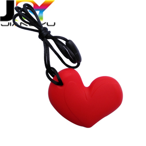 Jiangyu CTK106 coeur Silicone <span class=keywords><strong>Chewelry</strong></span> bijoux pendentif à mâcher pour sensoriel enfants fille maman infirmière anxiété soulagement du Stress - Product Image 3