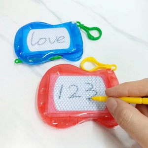 Yazma ve çizim için 2 ila 4 yaş arası çocuklar için Mini plastik manyetik çizim kurulu oyuncak - Product Image 3