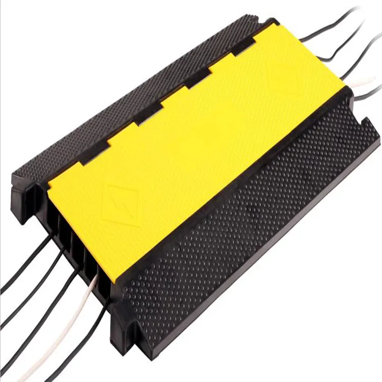 Protector de cable de goma para suelo de cubierta de chaqueta de pvc amarillo de 5 CANALES