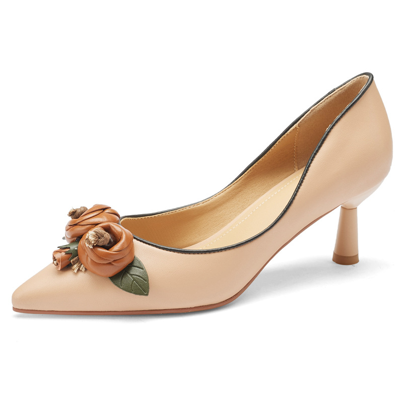 Apricot color