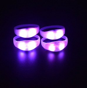 <strong>Programmable</strong> <strong>Remote</strong> Controlled Flashing Led Silicone Bracelet, Radio <strong>Control</strong> Rfid Light up Wristband, DMX 512 Led Bracelet - Product Image 4