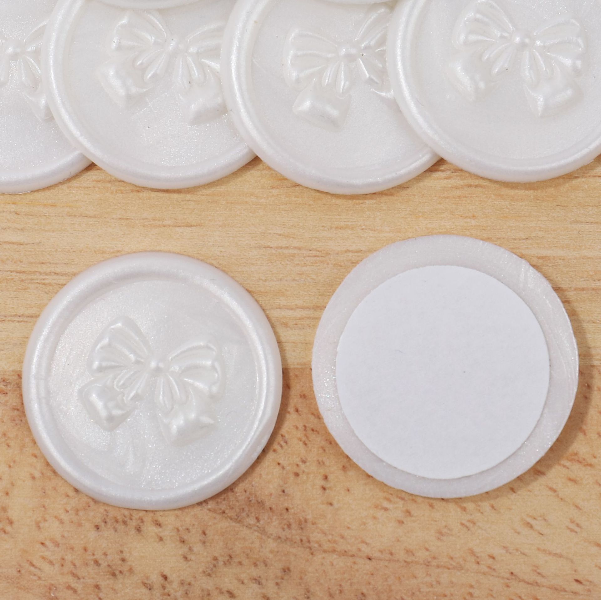 New girly bow-pearl white