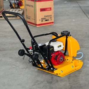 Satılık yol sıkıştırma için su deposu ile 90KGS küçük titreşimli plaka kompaktörü toprak actor ktör C90T - Product Image 1