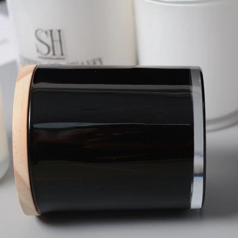 สีดำมันวาว