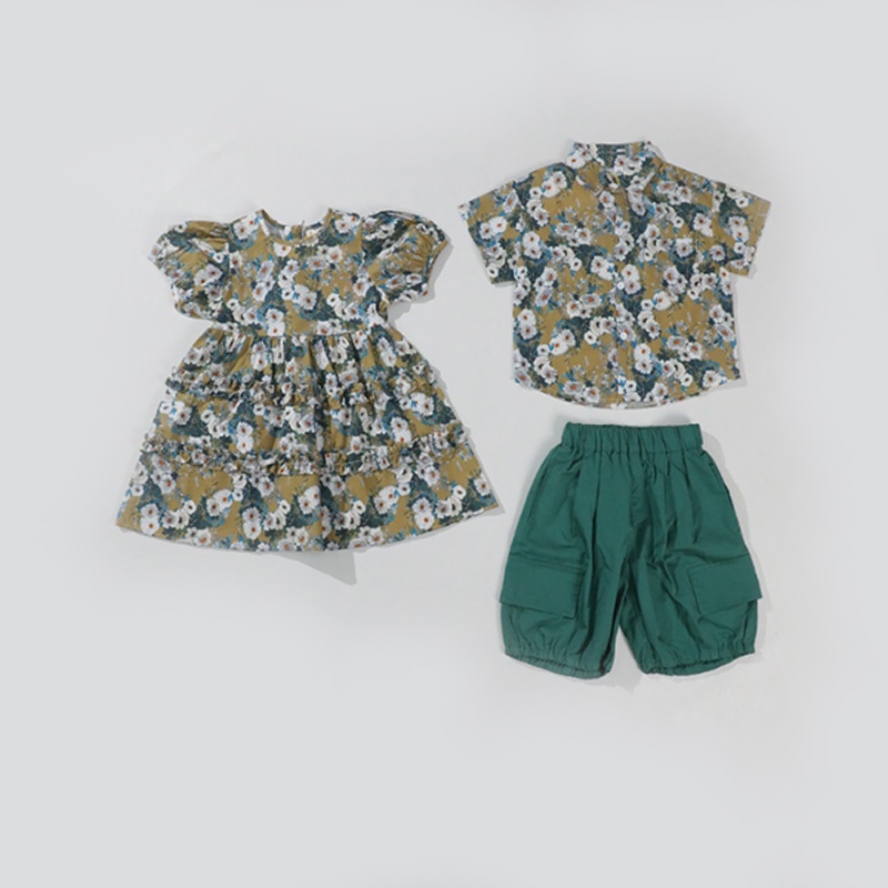 Conjunto de flores de color caqui