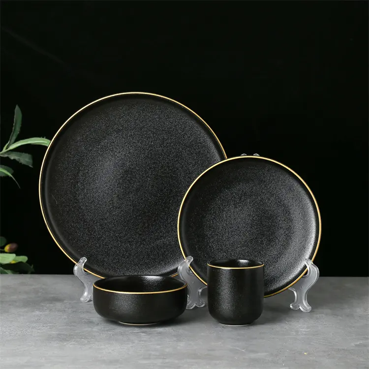 Высококачественные недорогие роскошные кухонные столовые тарелки, наборы из 16 шт. матовых черных столовых приборов с золотым ободом