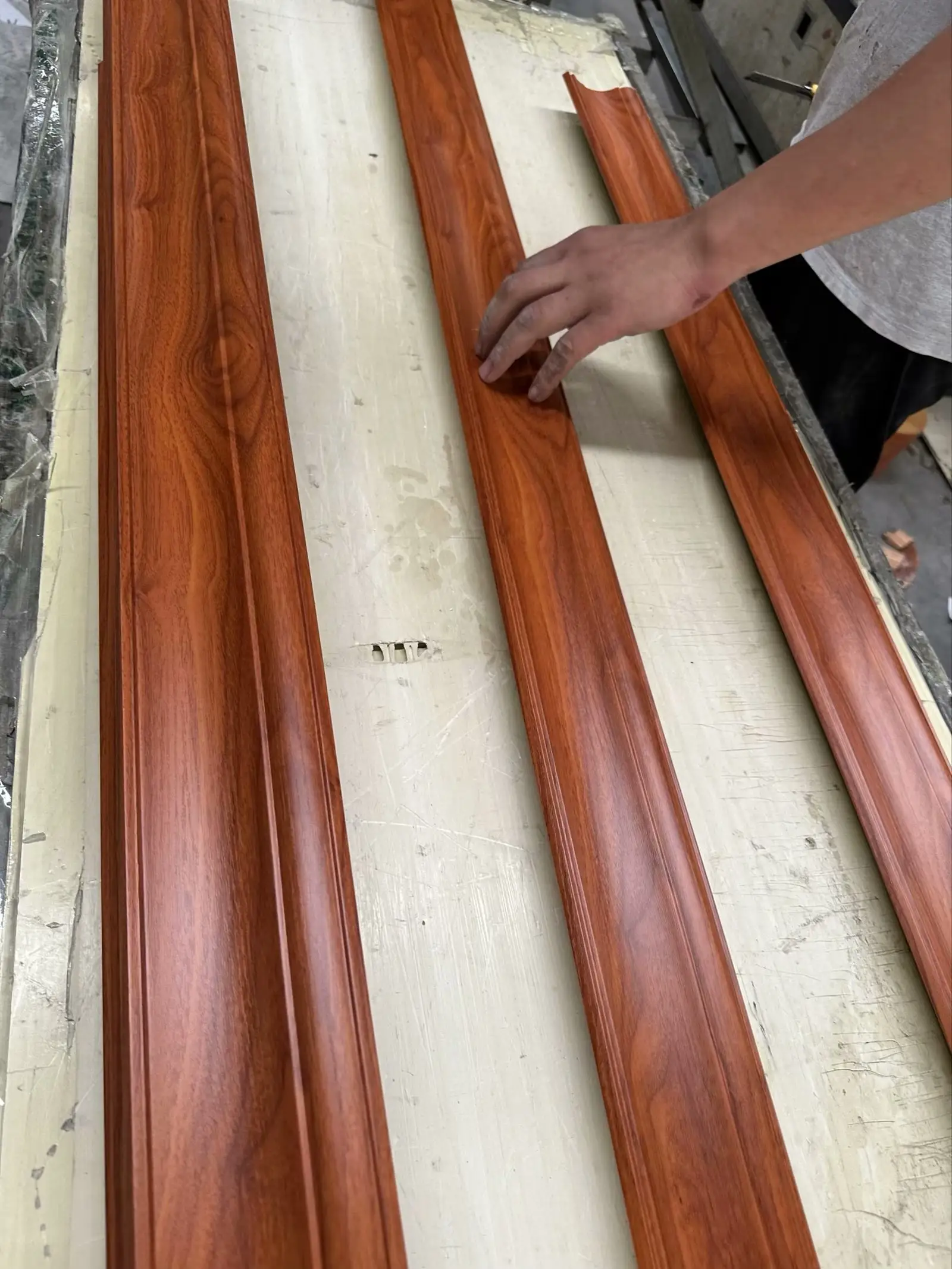 Grosir Cina tim produksi profesional kayu berkualitas tinggi plastik komposit salju Panel dinding dengan instalasi mudah