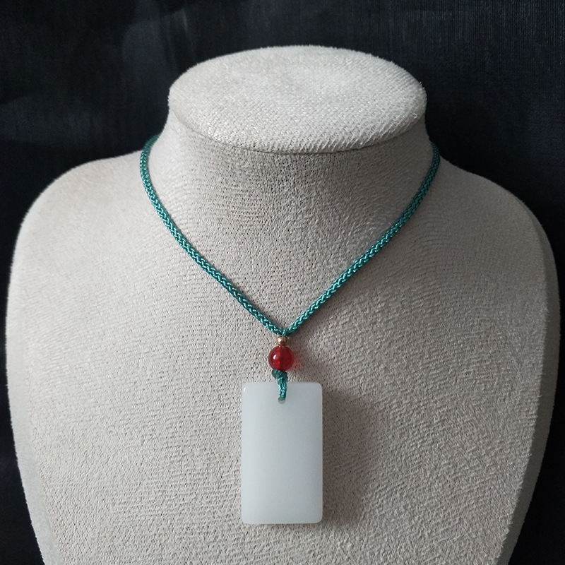 Colgante de la paz de jade blanco rectangular con cordón verde