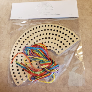 Atacado personalizado Montessori habilidades motoras finas aprendizagem Criança brinquedo madeira Rainbow Lacing Board para crianças Costura