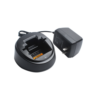 モトローラGP2000GP2000S SP66 GP2100 CP125 VL130 GP020 GP2150AXシリーズ用PMTN4086Aデスクトップ充電器インターホンアダプター - Product Image 5