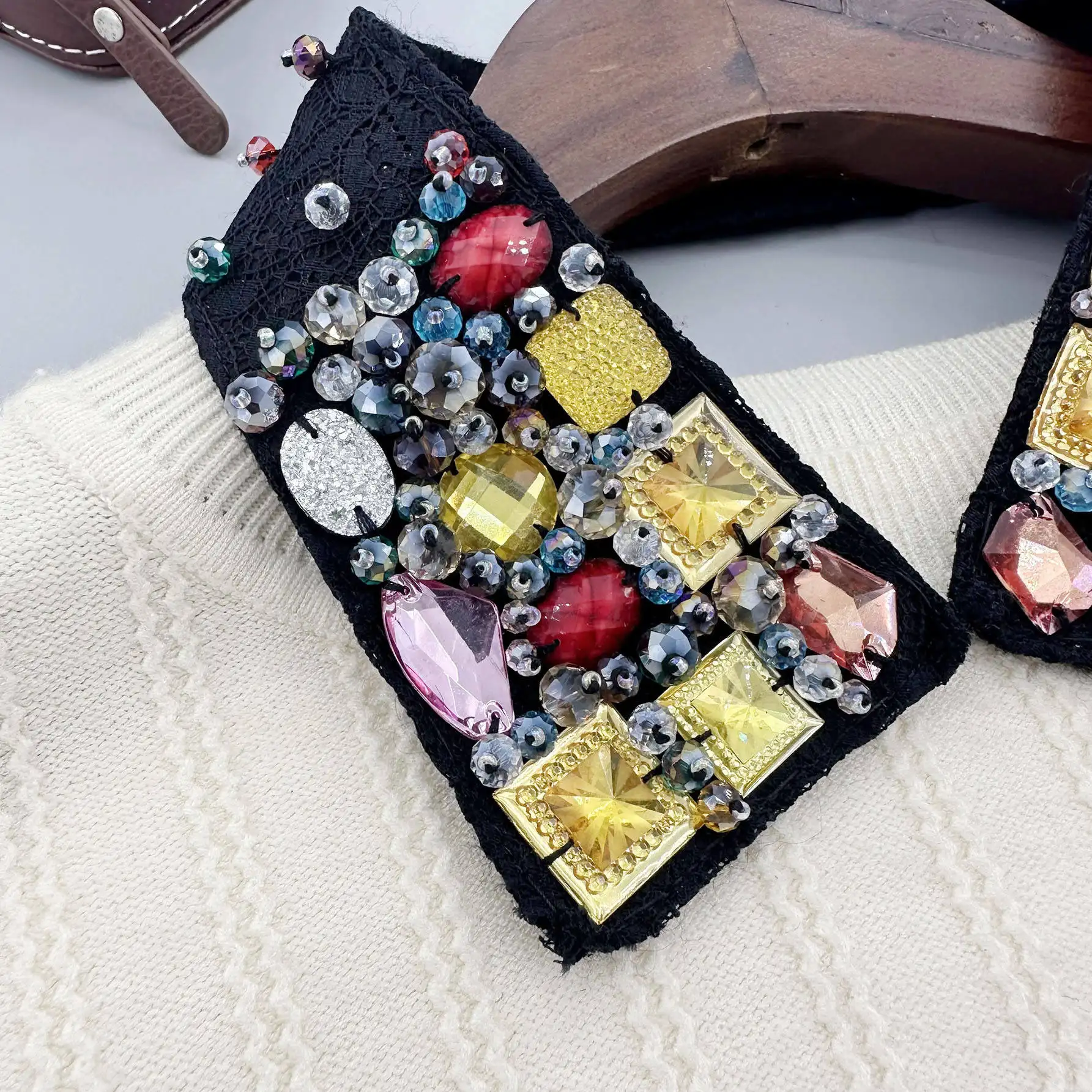 Hochwertiger Luxus farbiger Stein Design Damen abnehmbare Fake Shirt-Halsband