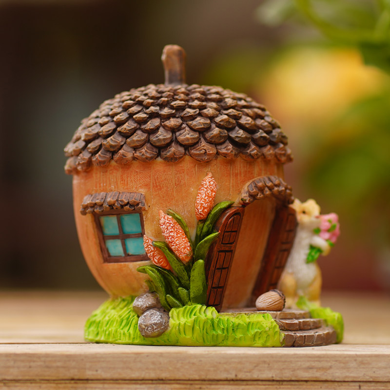 Acorn Hut