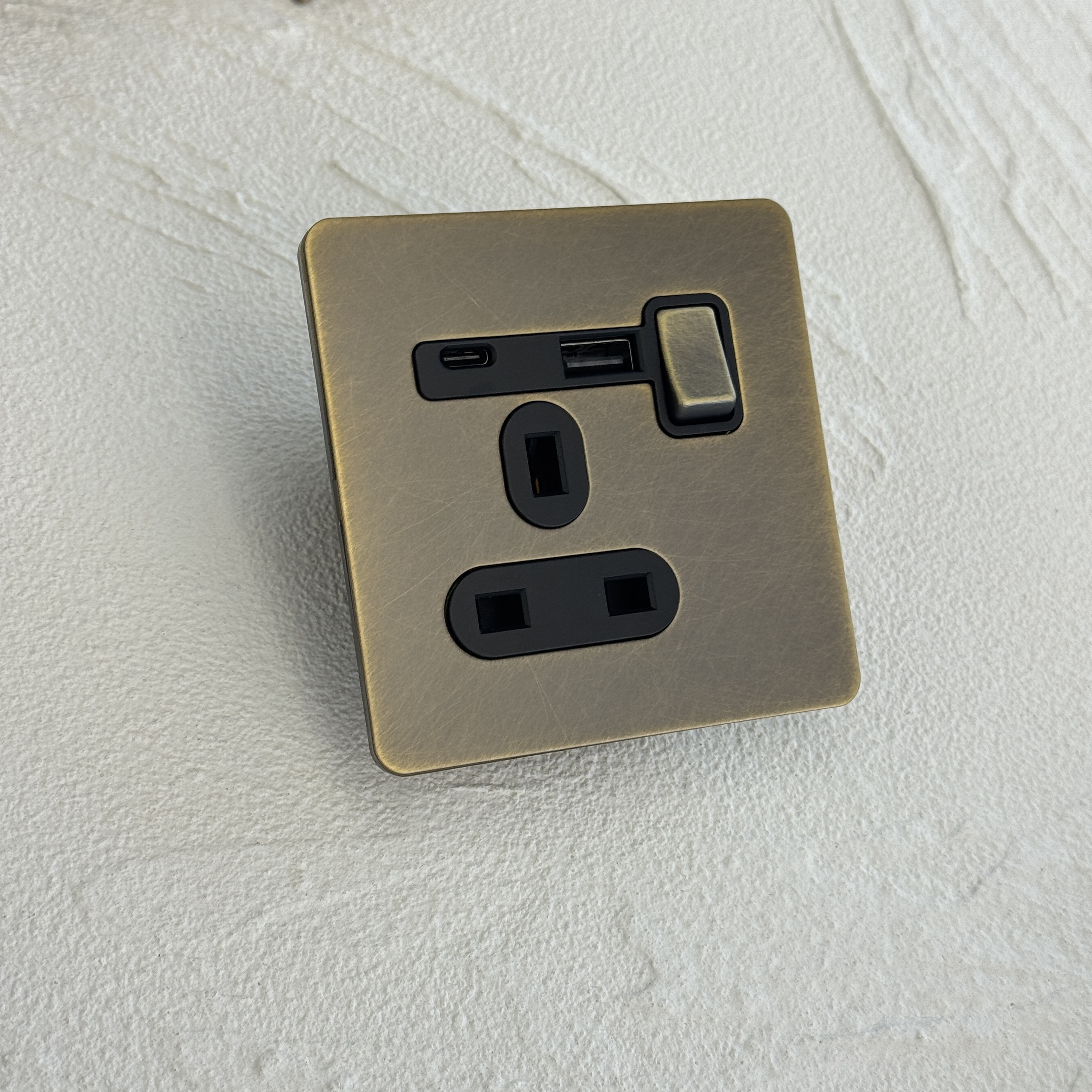 1 gang 13a socket usb/type-c