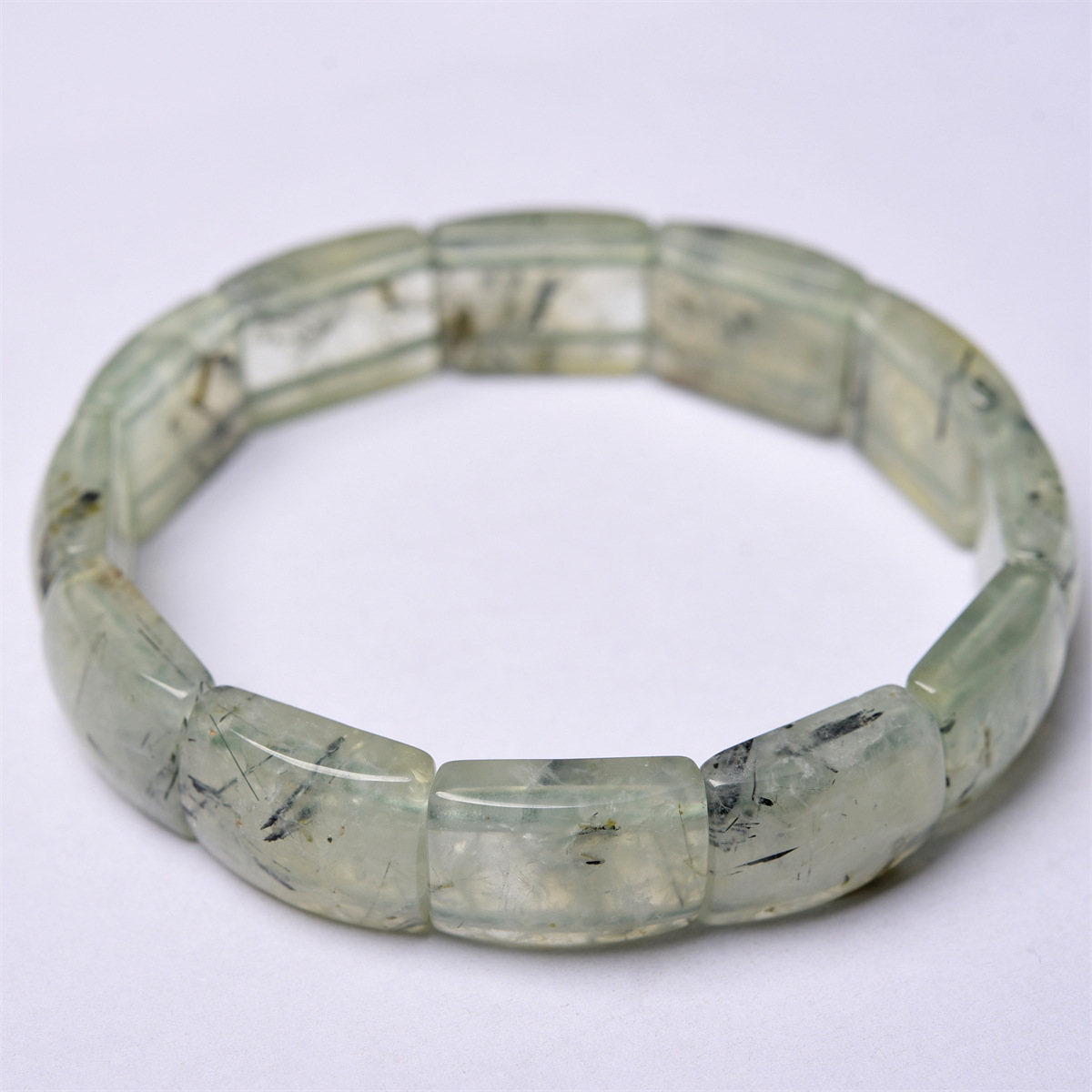 Prehnite curved