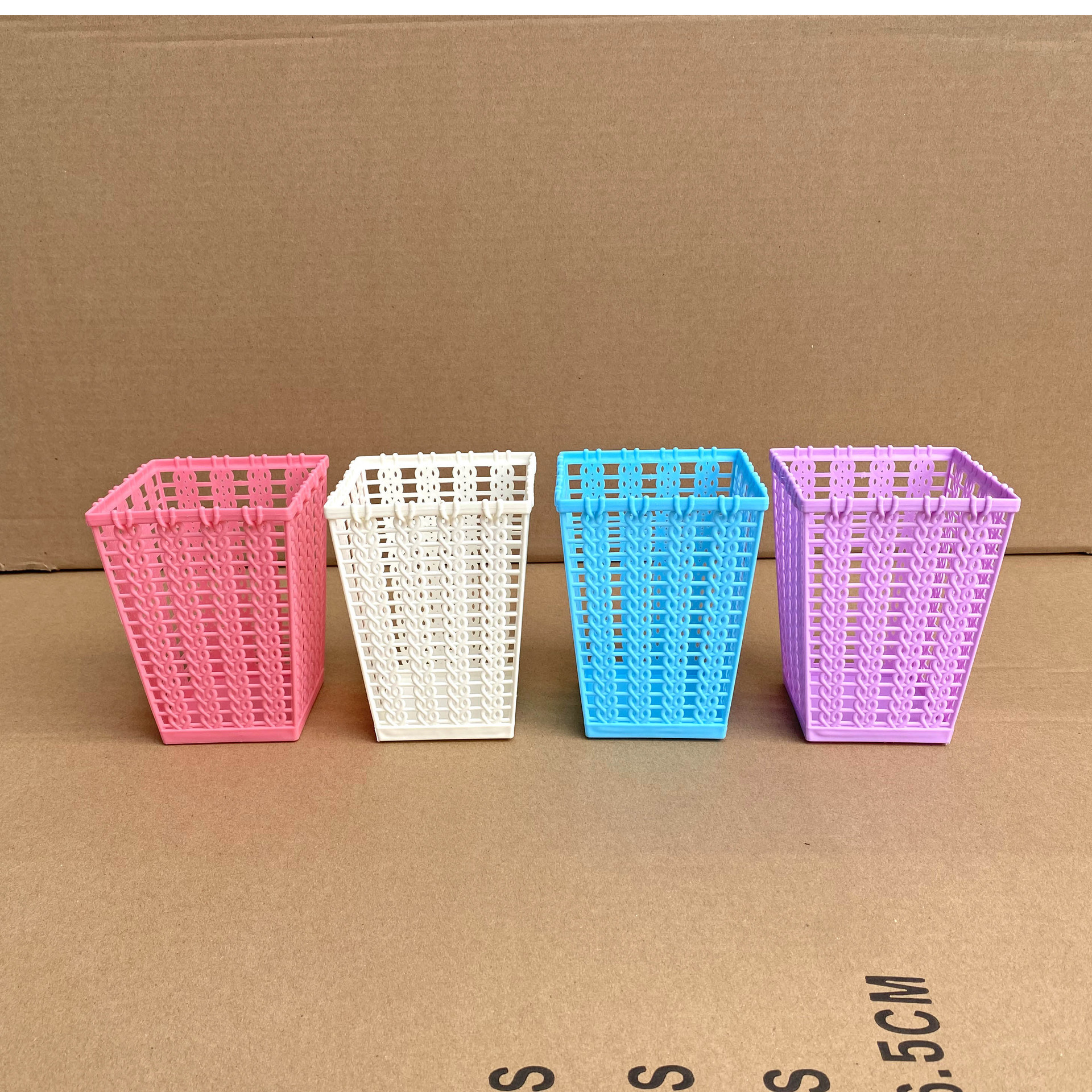 038-1, panier de rangement quadricolore (360/boîte)