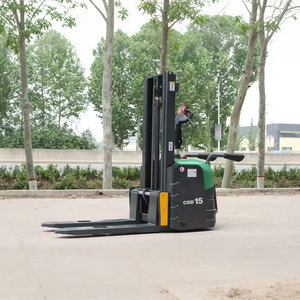 מלגזה ידנית מדגם Lu Yue CDD-15 חדשה, בעלת תפעול ידני, 1.5-<span class=keywords><strong>2</strong></span> טון, תורן חד-שלבי, סוללת עופרת-חומצה, במלאי. - Product Image 3