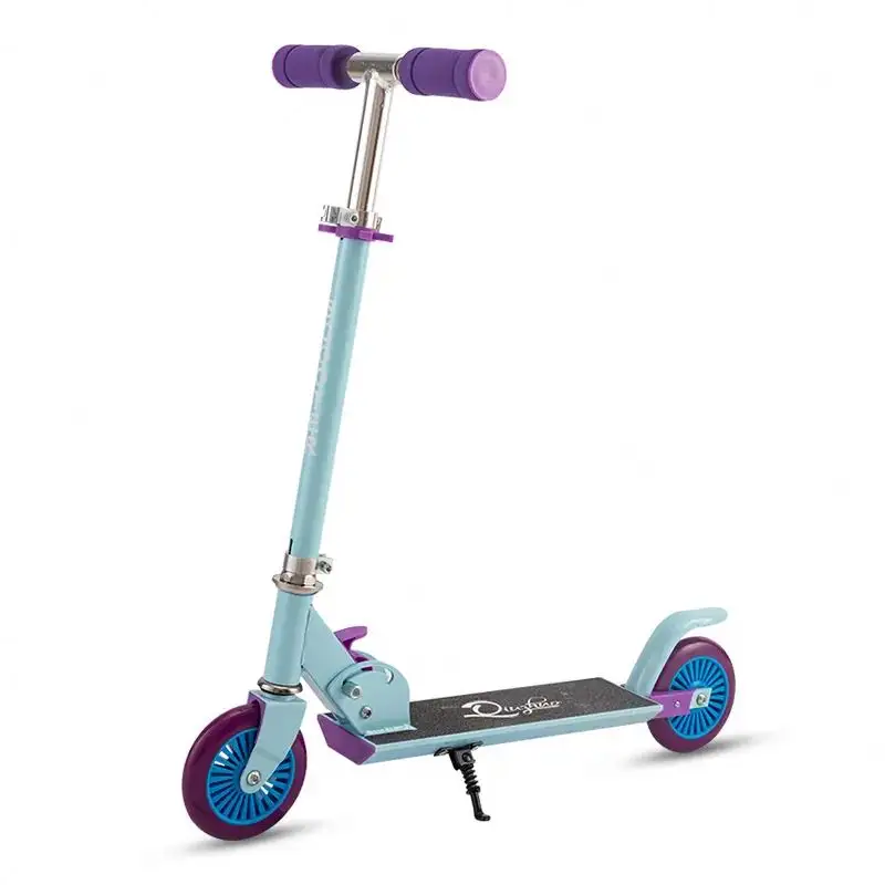 Offre Spéciale Chine Vente en gros Kids Kick Pedal Scooter avec lumières LED pour enfant