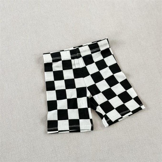 carrés noirs et blancs