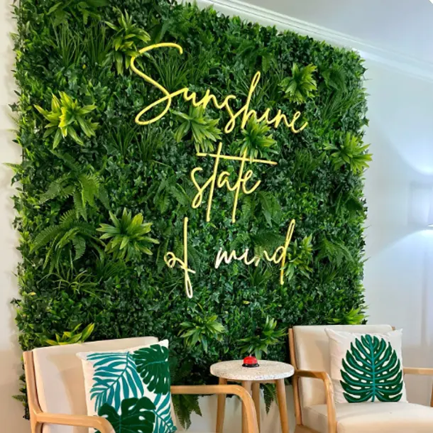 Panneau de décoration 3D Faux mur de verdure vertical Mur d'herbe de plante artificielle verte
