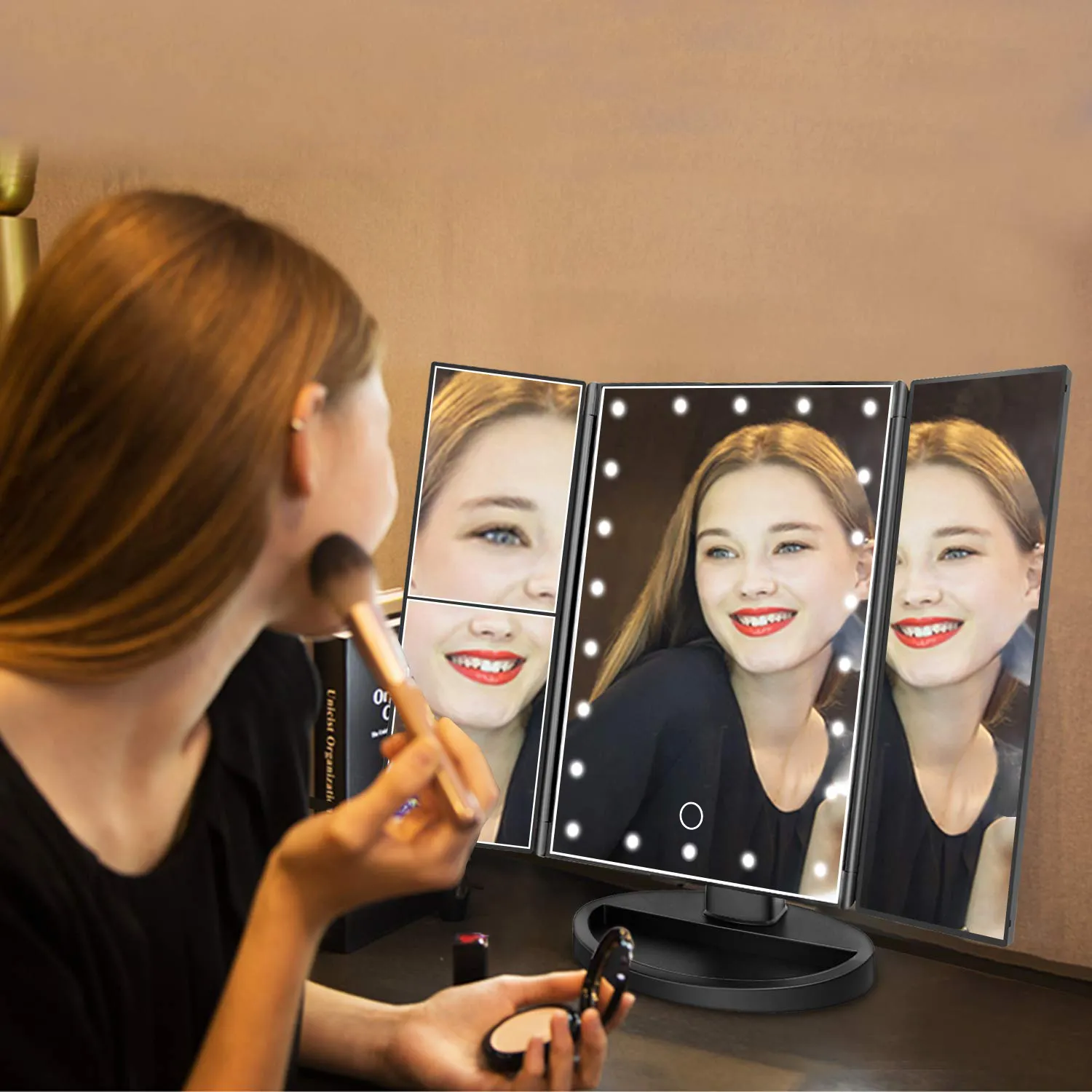 Bestseller 2022 Ijdelheid Led Verlichte Reis Make-Up Spiegel Desktop Drievoudig Vergrote Make-Up Spiegel Met Verlichting