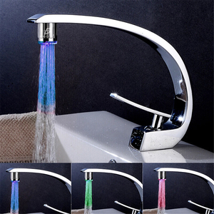 <strong>LED</strong> <strong>Temperature</strong> Control Faucet Light Smart <strong>Temperature</strong> <strong>Sensor</strong> Water Nozzle with Adapter