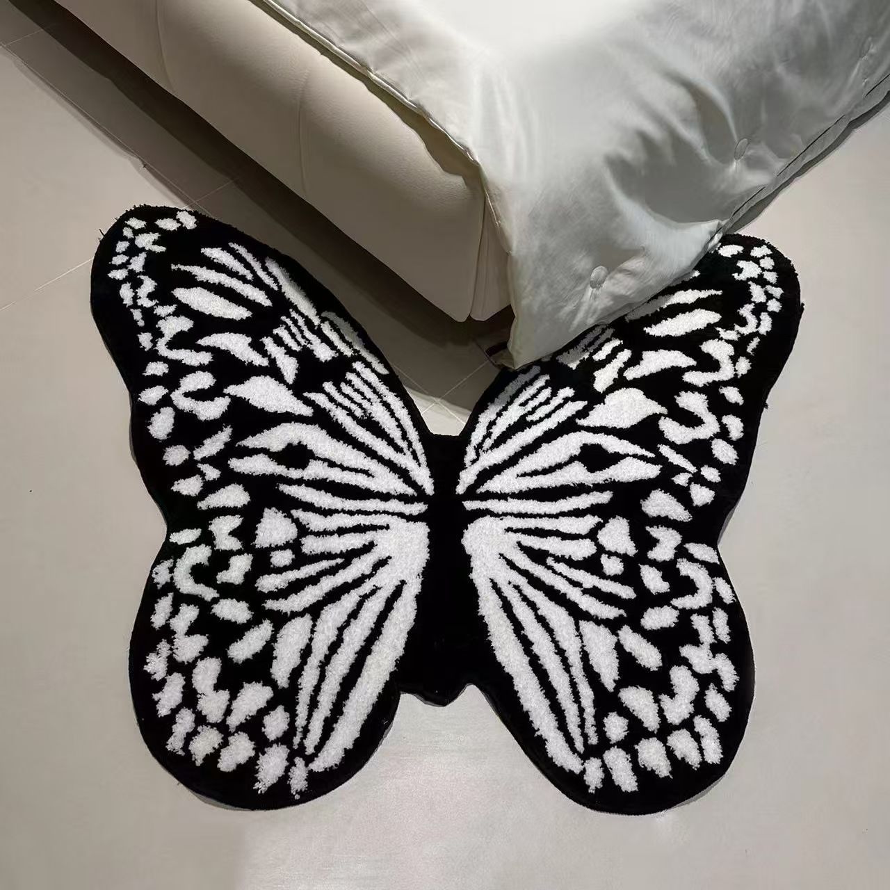 Papillons noirs et blancs