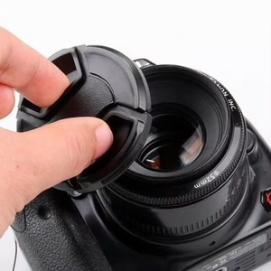 Factory Supply Extra Strong Spring DSLR Camera Lens Cap 52/55/58/62/67/72/77/82mm Lens Protection <strong>Cover</strong> With Anti-lost Rope