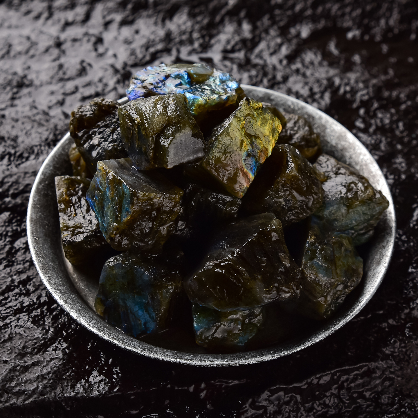 Flashy Labradorite