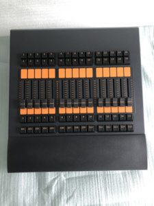 Controlador DJ barato Grand Ma 2 Fader Wing DMX 512 Consola de iluminación DJ - Product Image 2