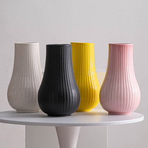 Popular Home Decoration Ceramic <strong>Vases</strong> in Europe and America Modern Minimalist Tabletop Customized Porcelain <strong>Vases</strong> Factory