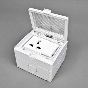 Fábrica IP55 13A Enchufe único Enchufe exterior Tormenta exterior Enchufe de interruptor impermeable para conexión a tierra estándar - Product Image 1
