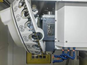 Fanuc programma CNC foratura verticale e maschiatura fresatrice robot CNC foratura e fresatrice - Product Image 3