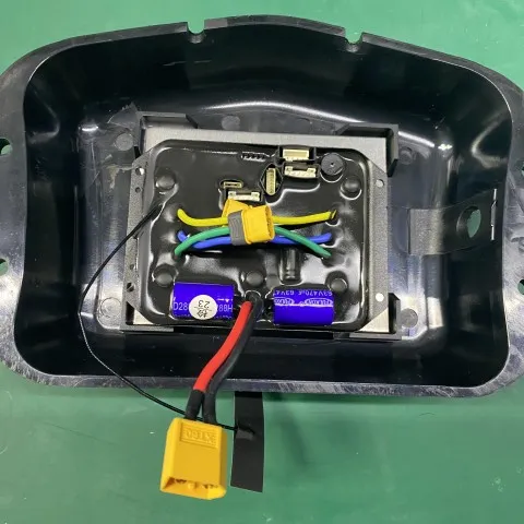 Monopatín eléctrico de cuatro ruedas, placa de peces pequeña, brida de accionamiento único, personalizada, 350W, batería de litio de 29,4 V