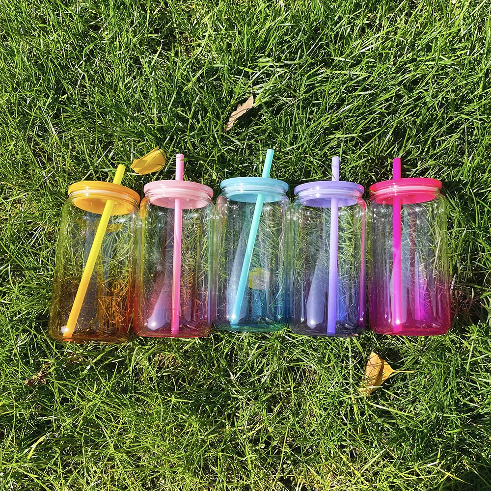 Simpatico gradiente colorato 16 oz può a forma di tazza di plastica gradiente acrilico Soda può tazza di bicchieri di plastica fresca con coperchio pp
