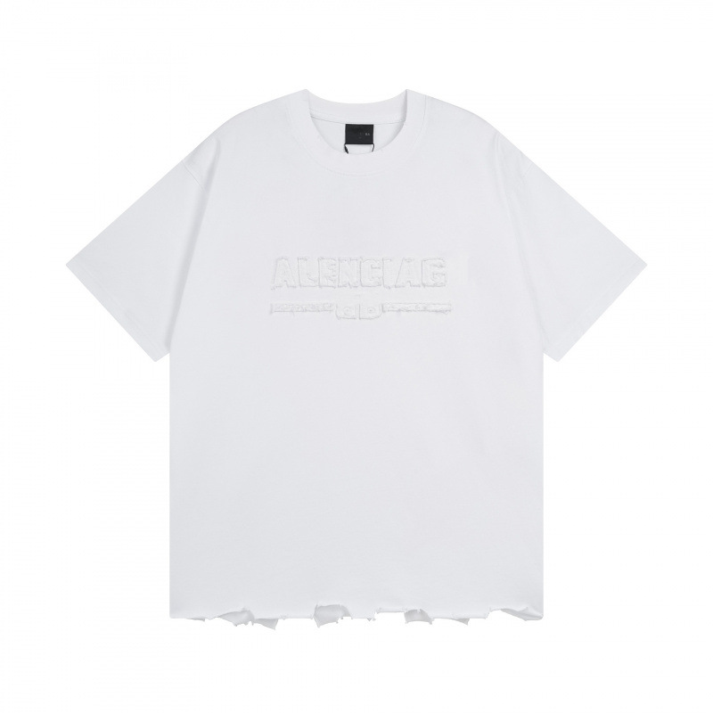 Patch brodé logo blanc sur la poitrine