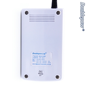 Universal Chargerため1.2V-1.6V Rechargeable Batteries NiCD NiMH NiZn AAとAAA 4 Independent Automatic Charging Slots - Product Image 5