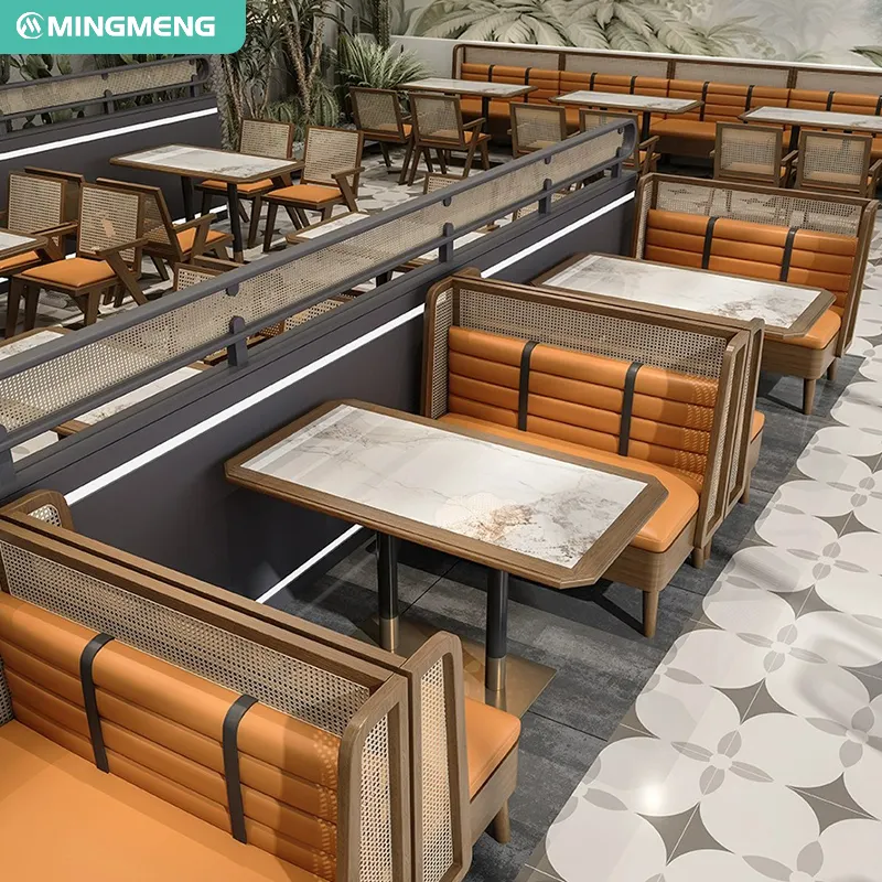 Mesas de jantar e cadeiras modernas e confortáveis para restaurantes, cafés, hotéis e vilas feitas de madeira para cafeterias e sobremesas