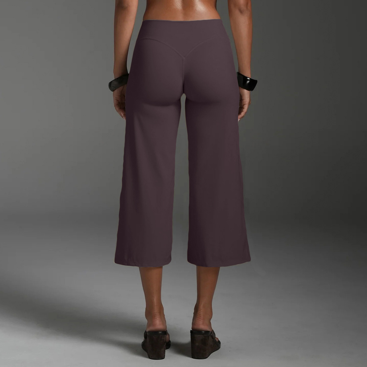 brown capri pants