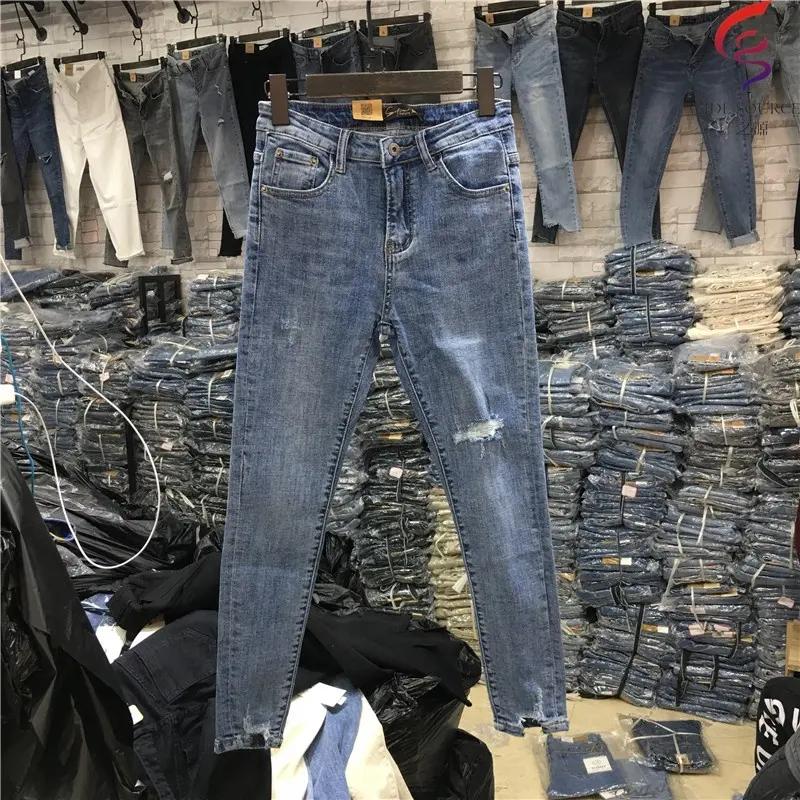 GZY Factory Großhandel neues Design Thailand Damen Jeans Mode Frau zerrissene Jeans auf Lager