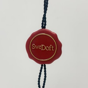 Etiqueta colgante de plástico de nailon para ropa con logotipo de nombre de ropa en relieve ecológico personalizado - Product Image 2