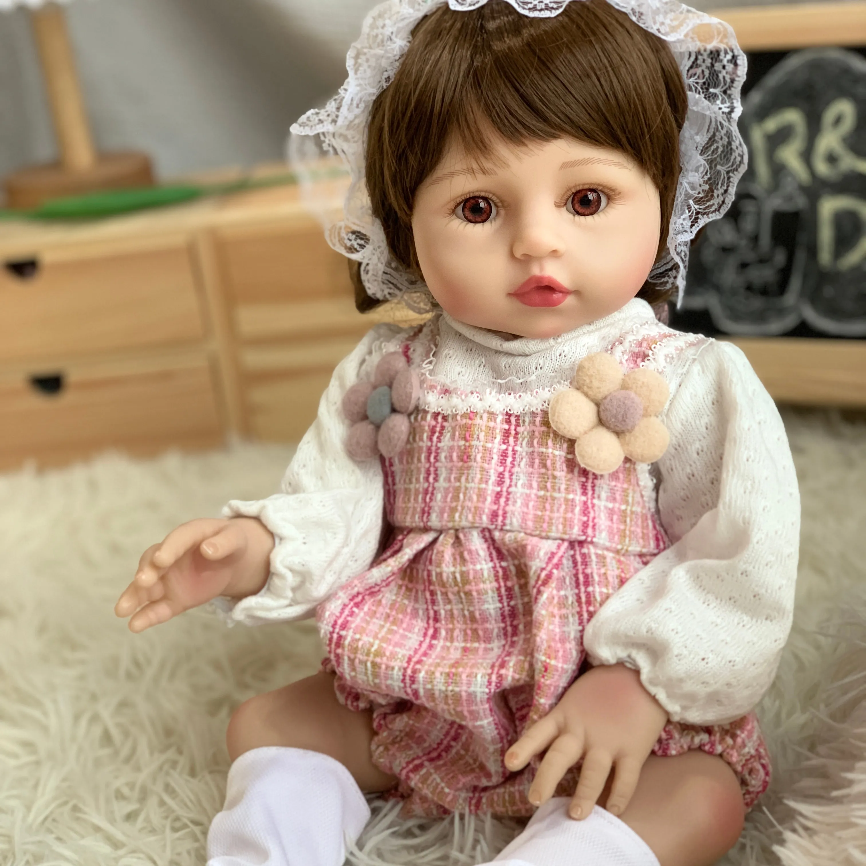 R&B atacado modelo de brinquedo Loli para meninas, roupas e conjunto realista para crianças, casa de bonecas, bonecos reborn de silicone